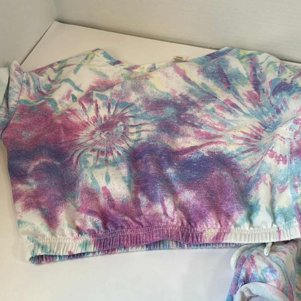 Sho sho tie dye crop top and short sleep set size large - Picture 8 of 8